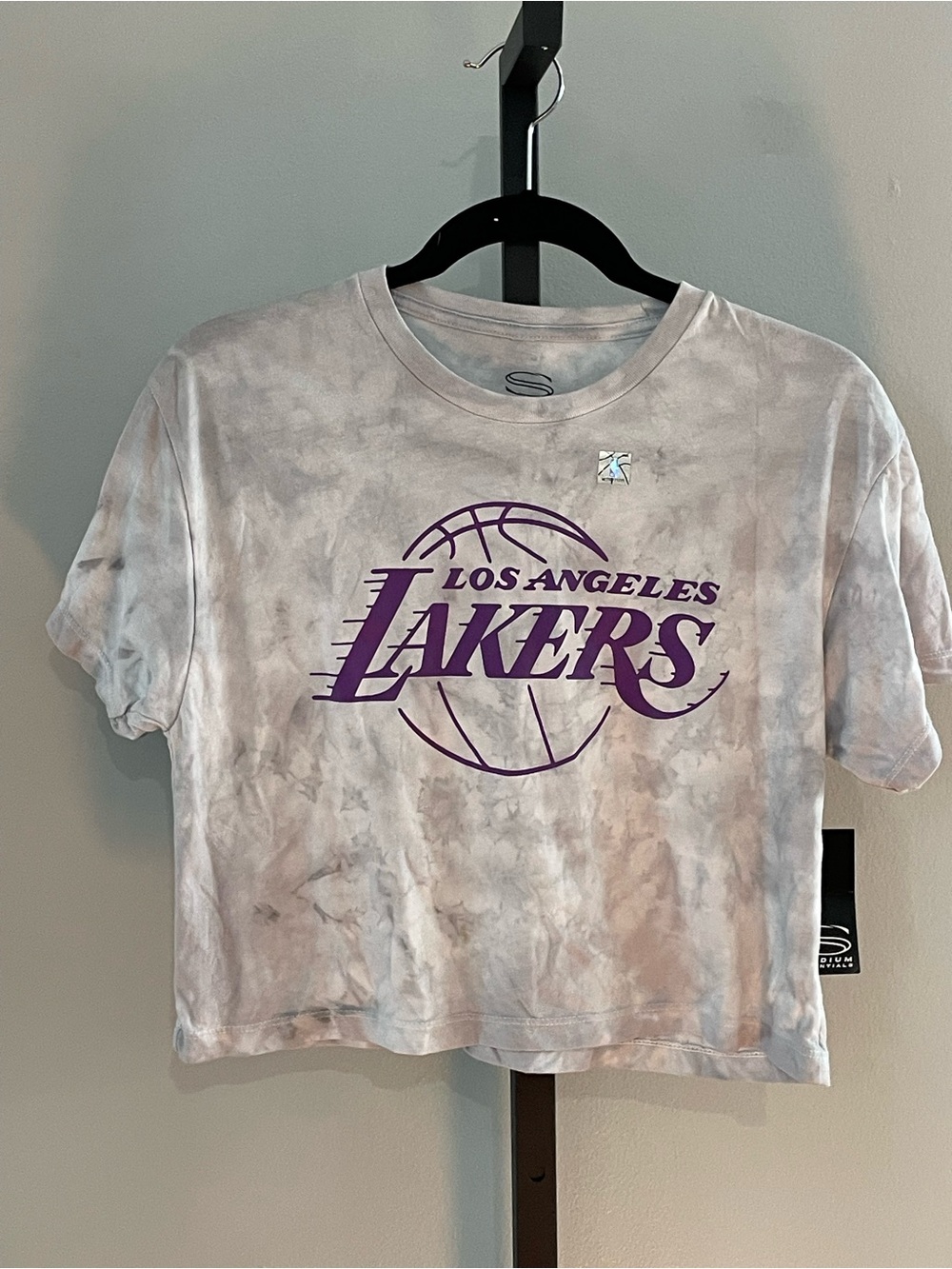 NWT Stadium Essentials Lakes Cropped Tie Dye T-Shirt Size Medium